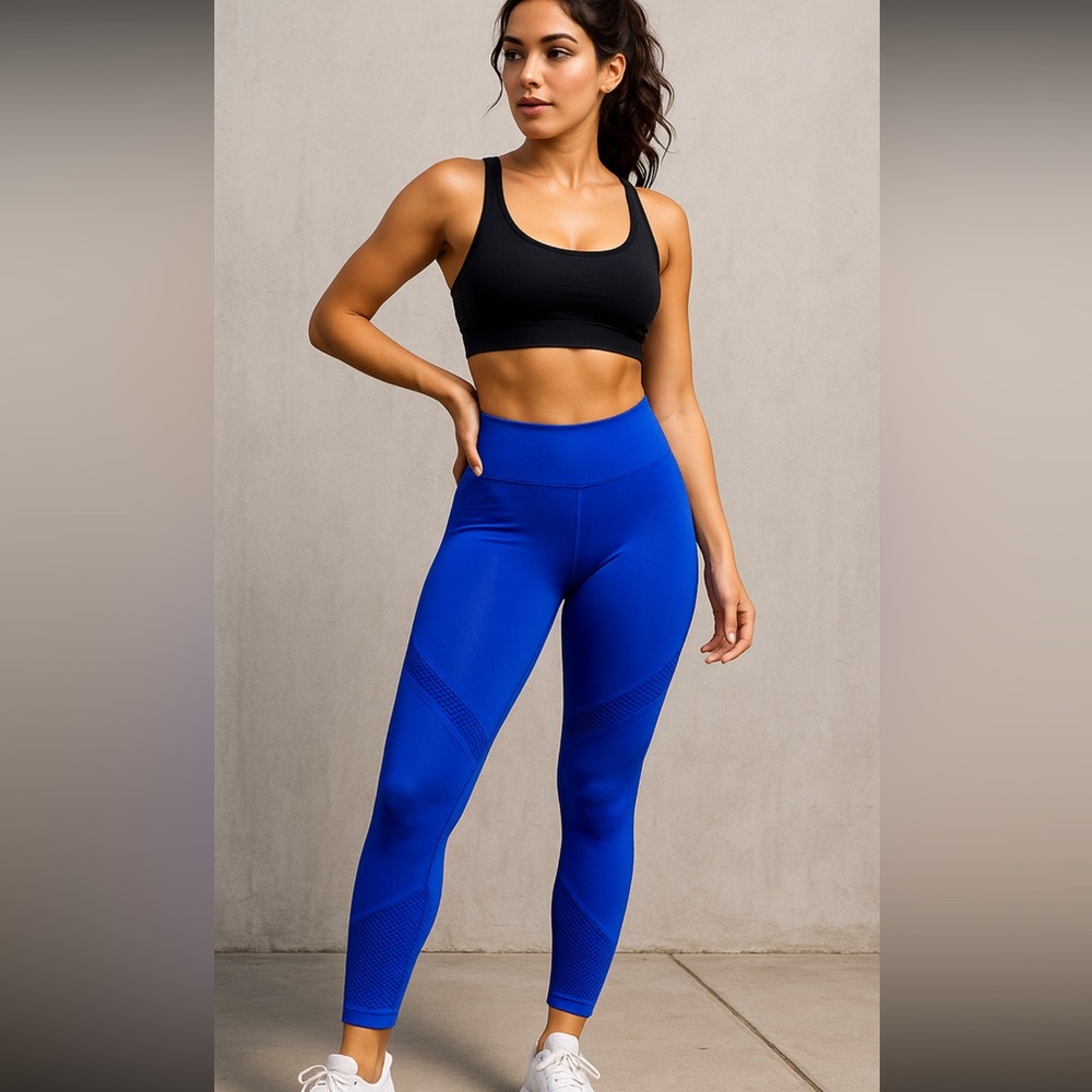 Fabletics Blue Mesh Panel Leggings – Estimated Size M
